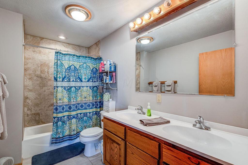 5090 Columbus Road Centerburg, OH 43011 - Photo 6 of 49 entry level full bath