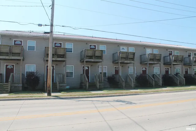 $720,000 | 405-411 East Mill Street, Unit 14, Carbondale, IL 62901