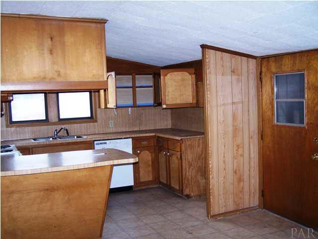80 Glover Road Century, FL 32535 - Photo 4 of 8