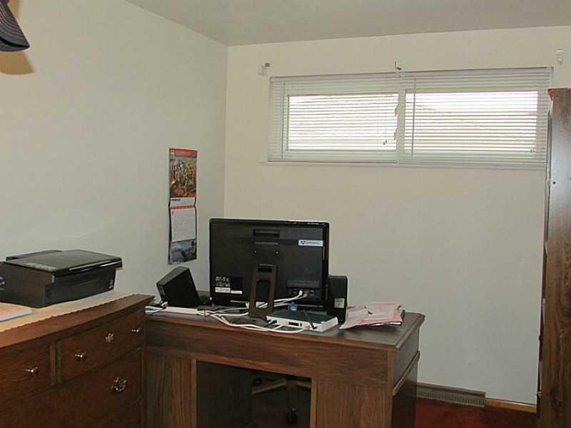 1215 Student Avenue Springfield, OH 45503 - Photo 8 of 12 Gallery Image 8