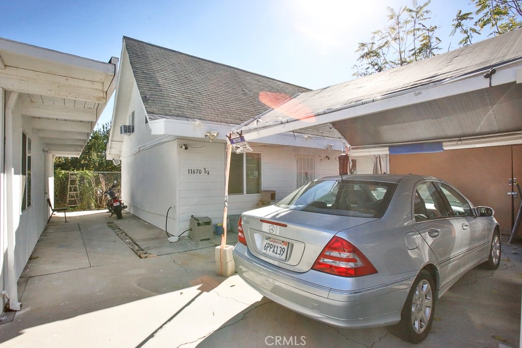 11670 Ferris Road El Monte, CA 91732 - Photo 19 of 25 a view of a car in garage