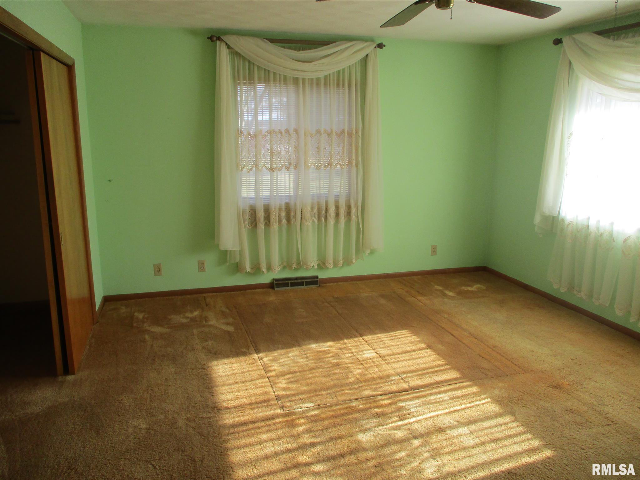 10412 Steel City Road Benton, IL 62812 - Photo 16 of 27 Gallery Image 16
