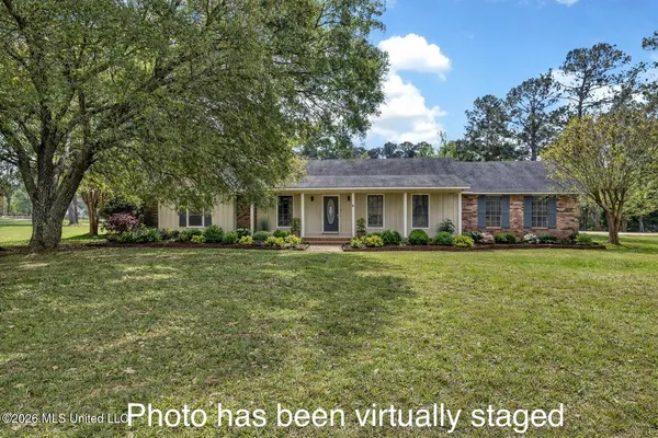 $279,500 | 1106 Hawthorne Drive, McComb, MS 39648