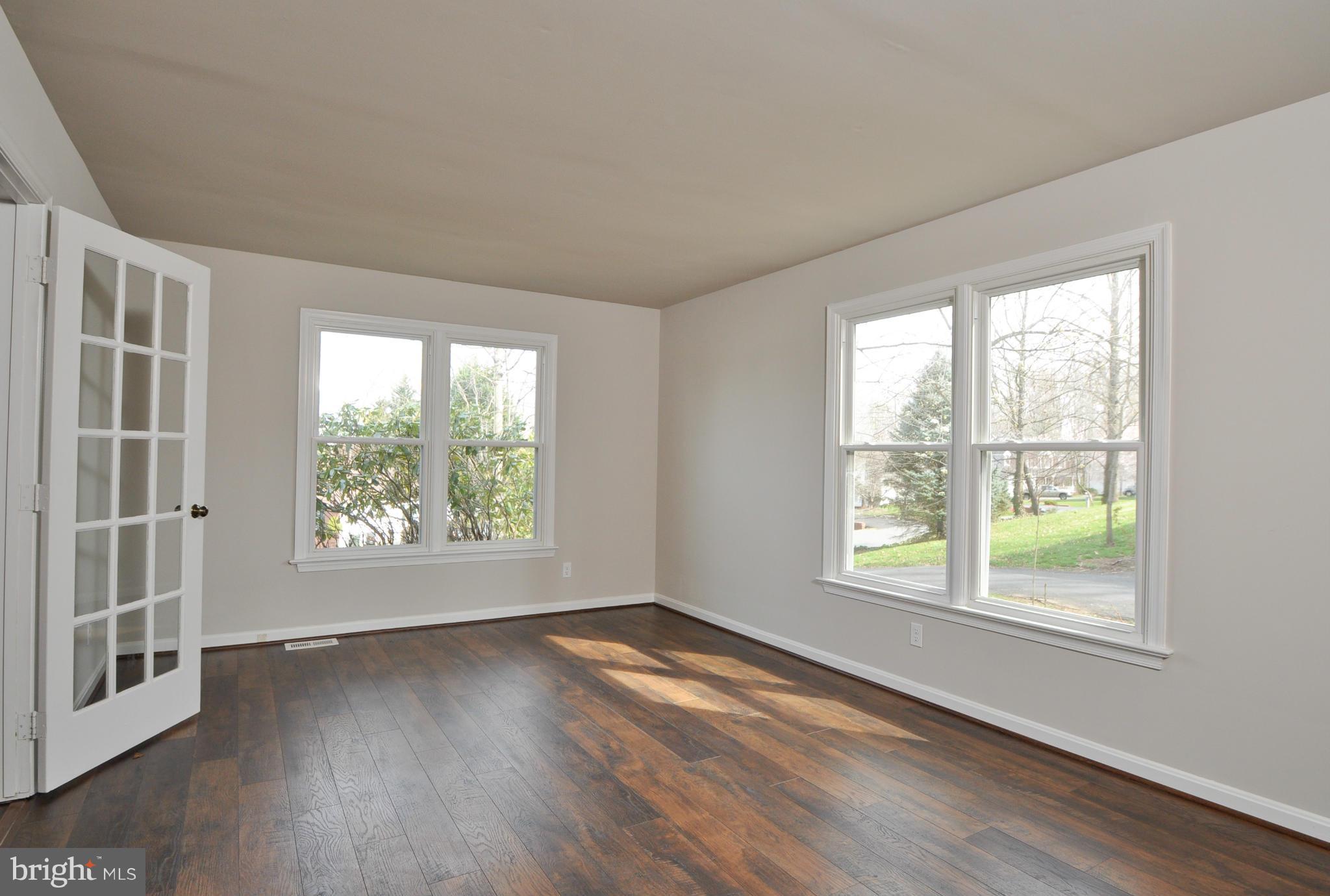 262 Choptank Road Stafford, VA 22556 - Photo 8 of 30 Living Room