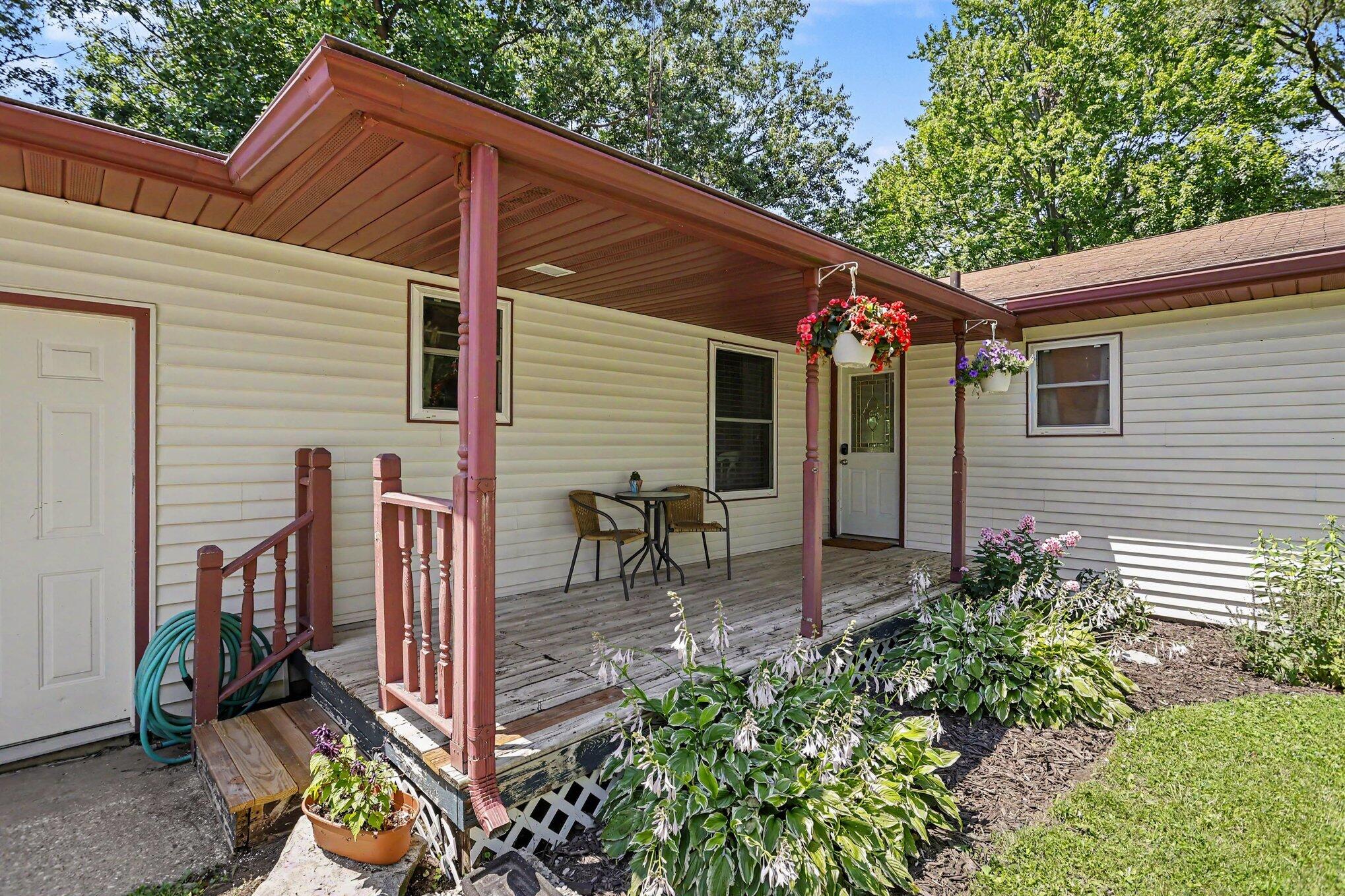 4226 John Goff Road Watervliet, MI 49098 - Photo 2 of 40 Front Porch