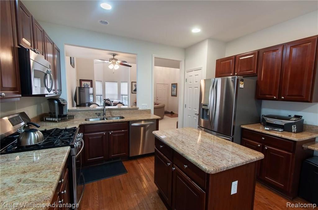 49788 Potomac Road Canton, MI 48188 - Photo 3 of 36