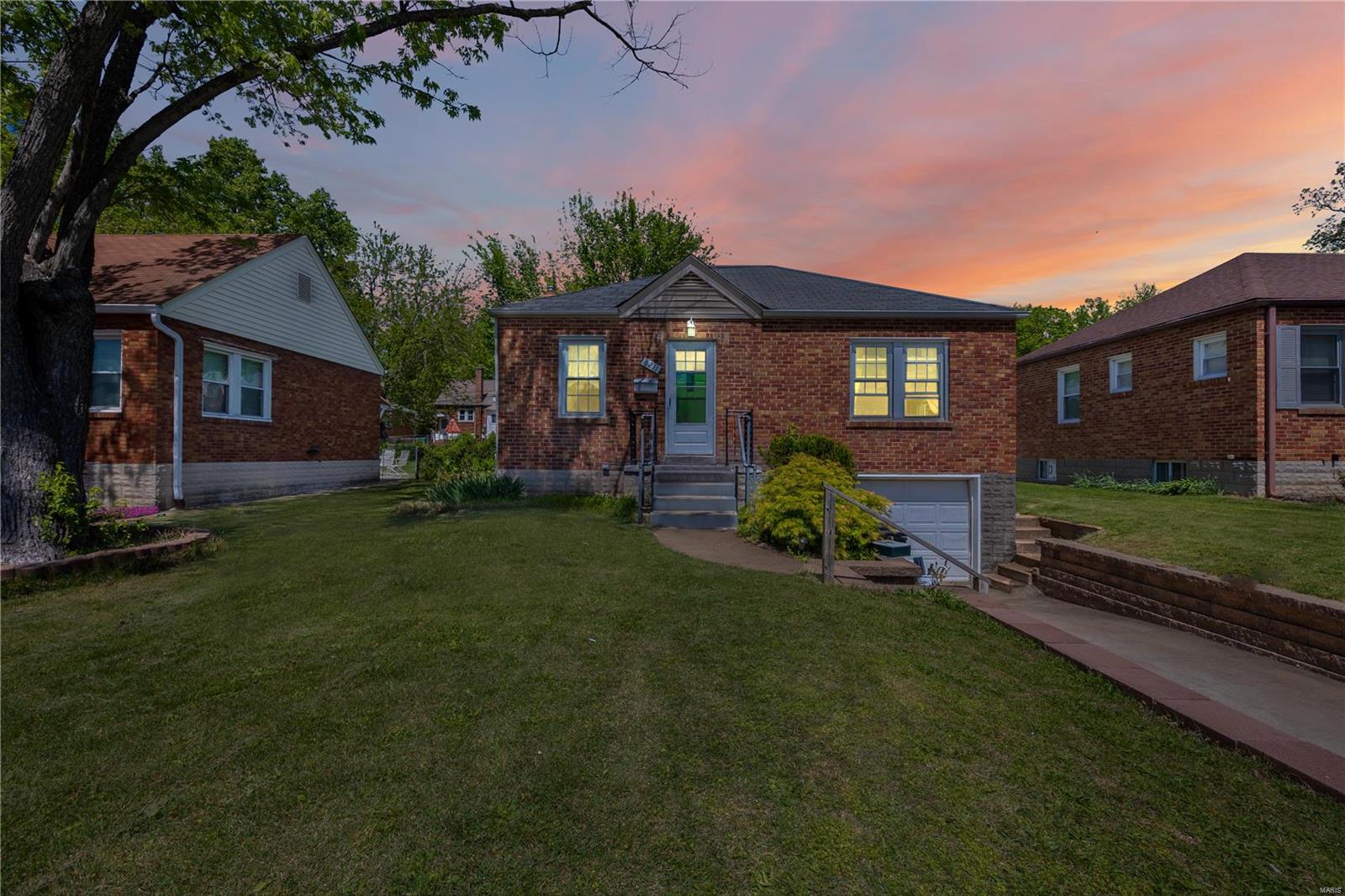 6211 Weber Road St. Louis, MO 63123 - Photo 1 of 26 Gallery Image 1