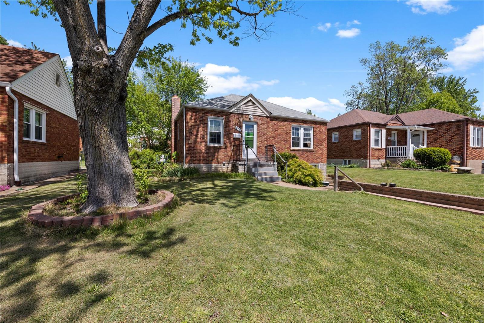 6211 Weber Road St. Louis, MO 63123 - Photo 2 of 26 Gallery Image 2