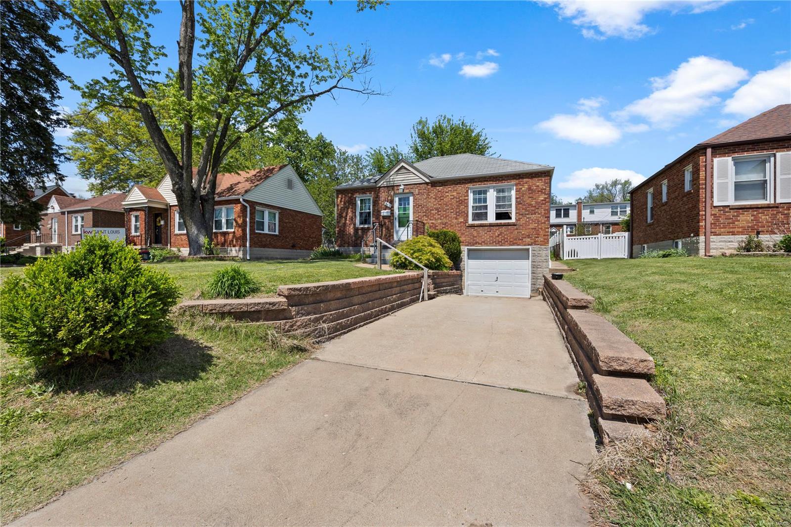 6211 Weber Road St. Louis, MO 63123 - Photo 5 of 26 Gallery Image 5