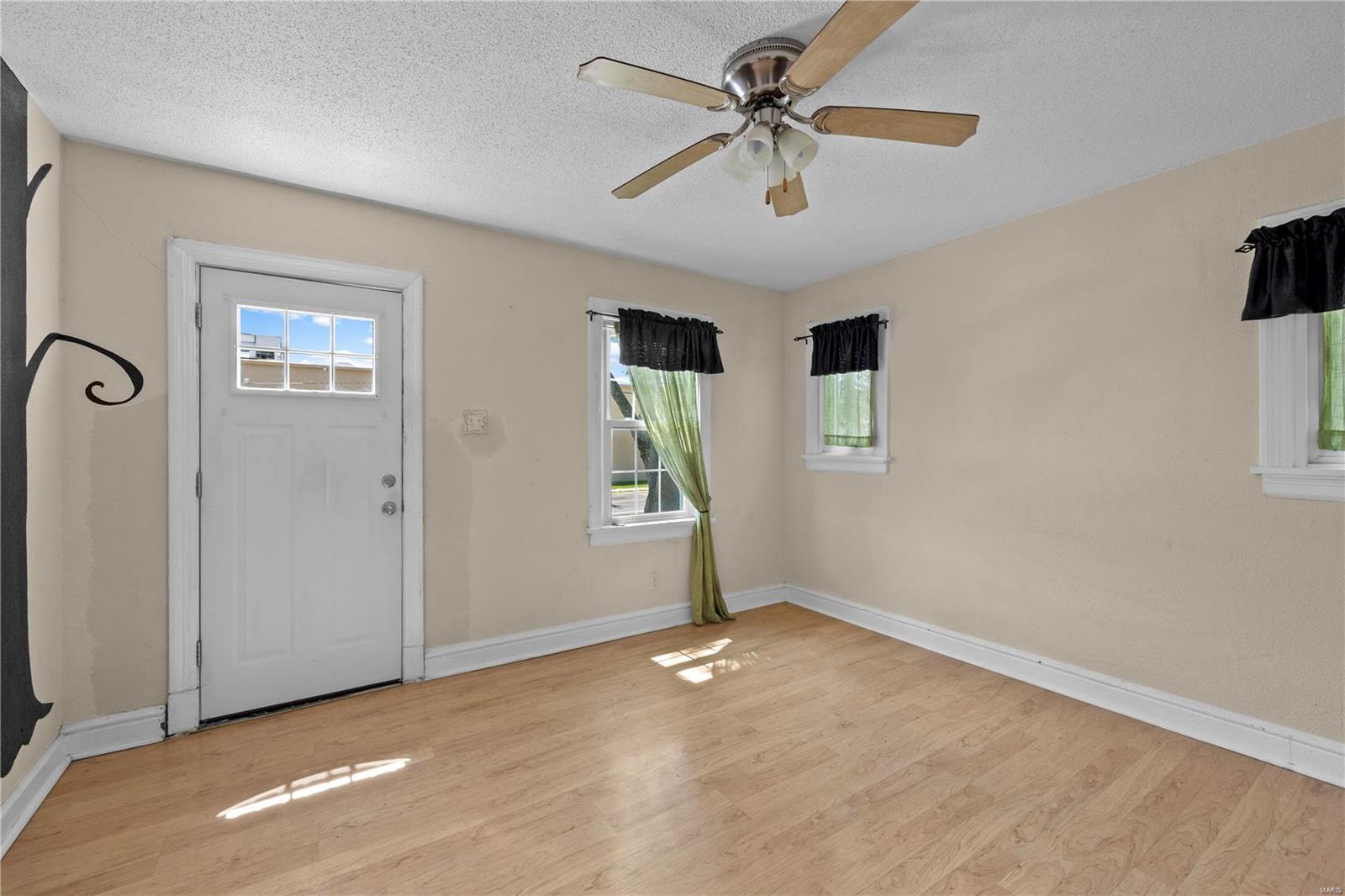 6211 Weber Road St. Louis, MO 63123 - Photo 6 of 26 Gallery Image 6