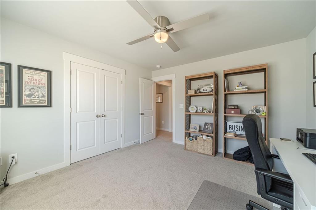 4070 Links Boulevard Jefferson, GA 30549 - Photo 39 of 46 a view of a livingroom with a workspace