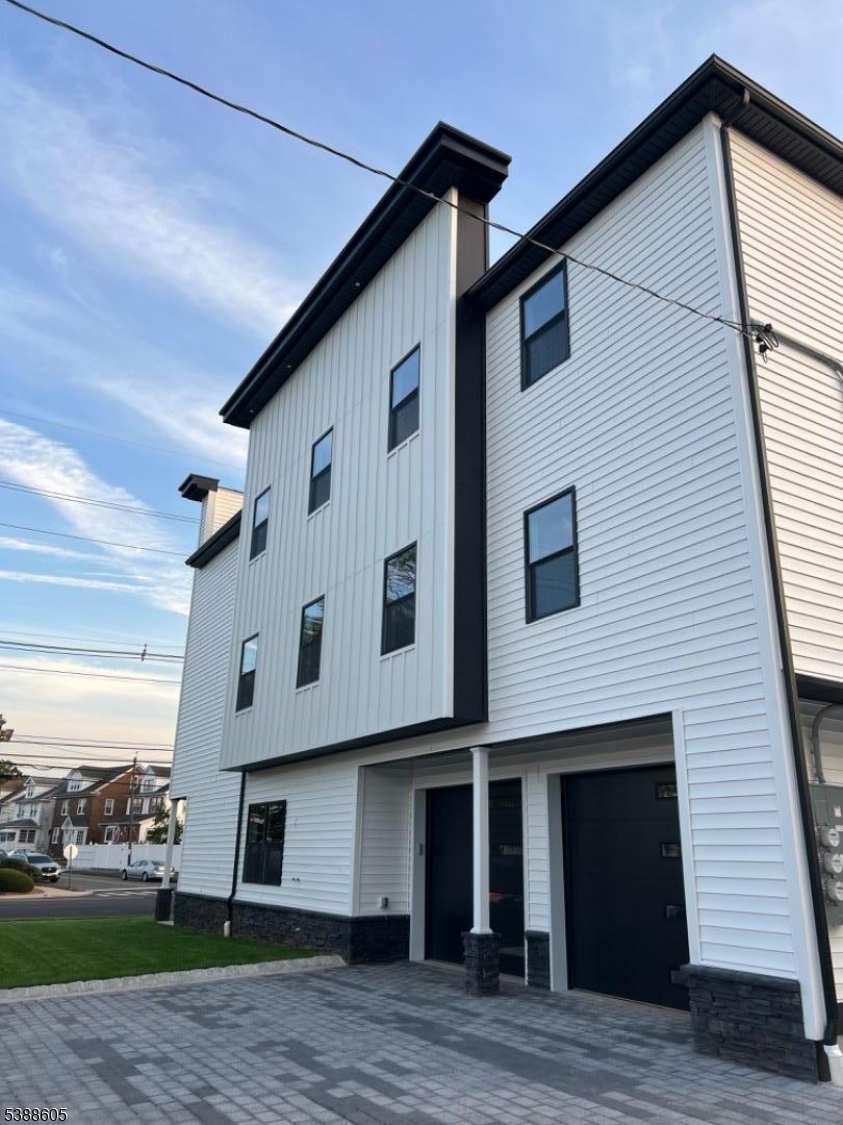 747 Rahway Avenue Elizabeth, NJ 07202 - Photo 2 of 17