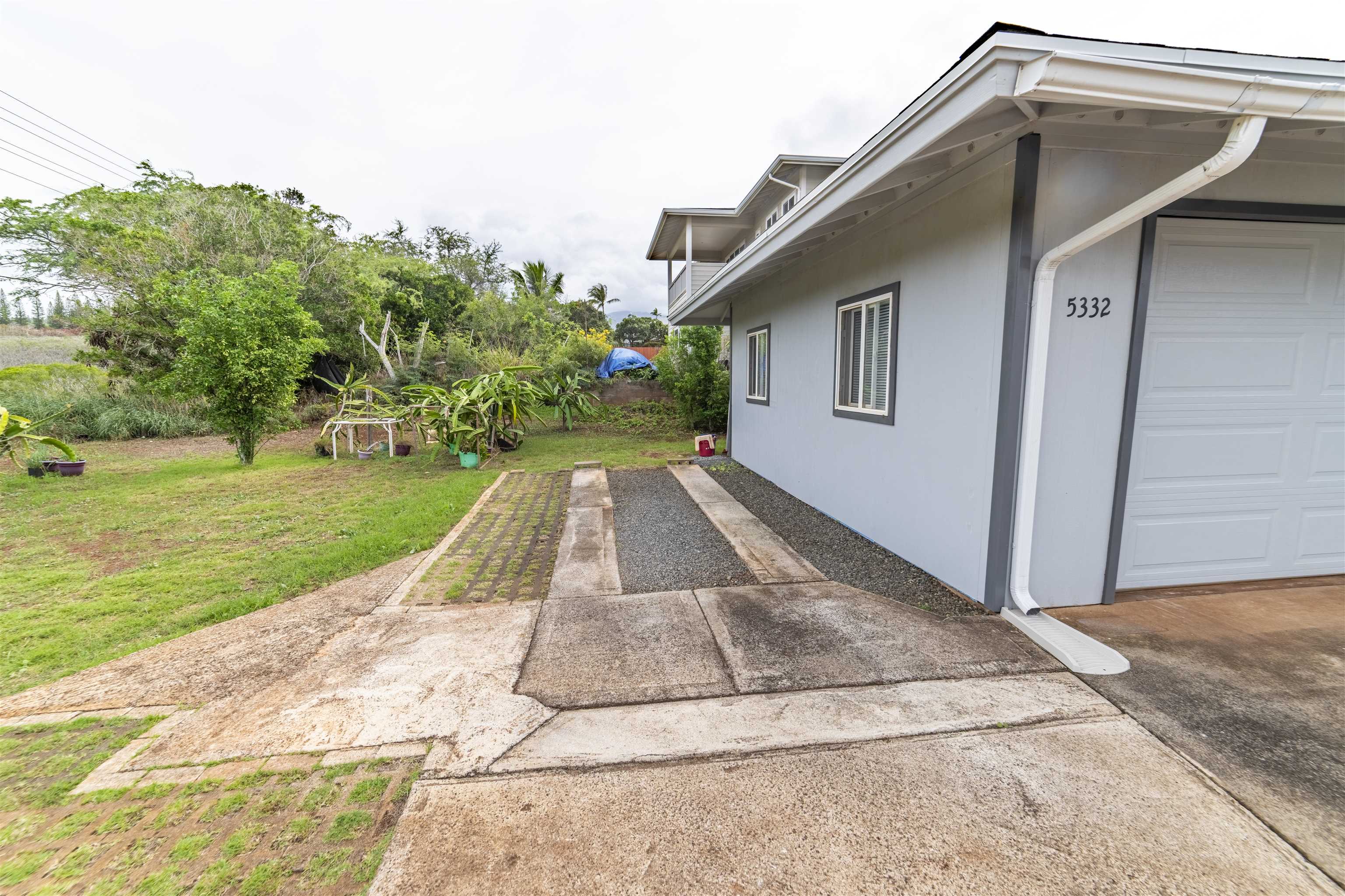 5332 Lower Honoapiilani Road Lahaina, HI 96761 - Photo 26 of 36 a view of backyard with green space