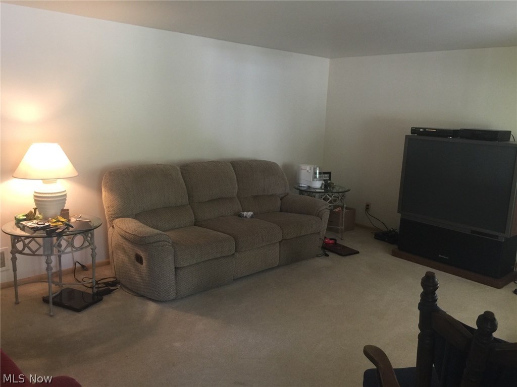 194 Oneida Avenue Northwest Canton, OH 44708 - Photo 7 of 8 Gallery Image 7
