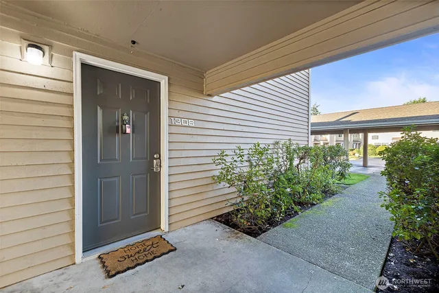 $375,000 | 1215 South 237th Lane, Unit 1308, Des Moines, WA 98198