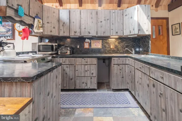 $1,400,000 | 827 Penn Point Road, Oakland, MD 21550