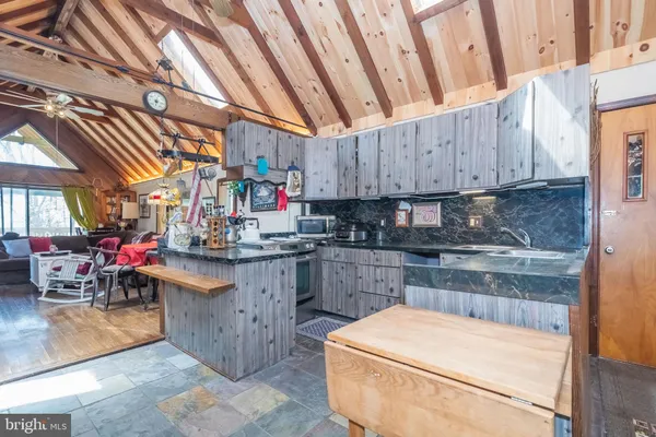 $1,400,000 | 827 Penn Point Road, Oakland, MD 21550