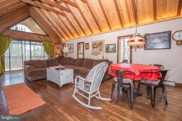 $1,400,000 | 827 Penn Point Road, Oakland, MD 21550