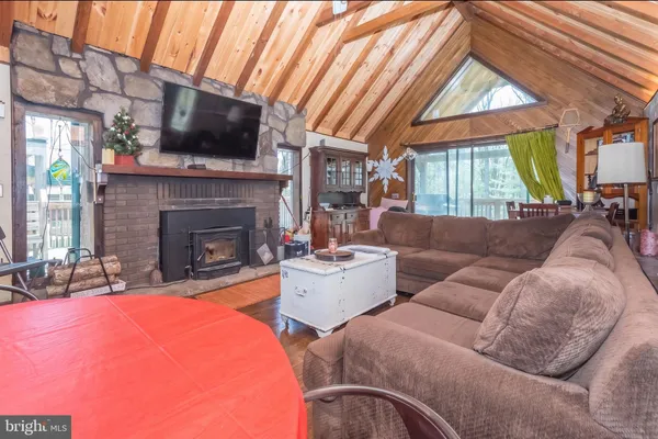 $1,400,000 | 827 Penn Point Road, Oakland, MD 21550