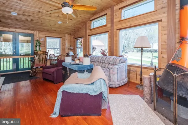 $1,400,000 | 827 Penn Point Road, Oakland, MD 21550