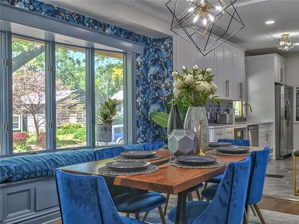 $450,000 | 700 East 43rd Street, Kansas City, MO 64110