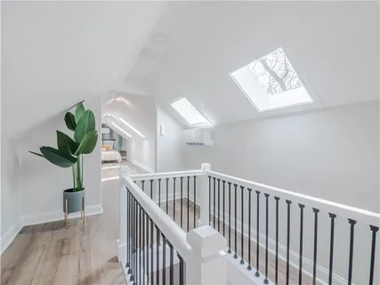 $429,950 | 700 East 43rd Street, Kansas City, MO 64110