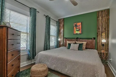 $429,950 | 700 East 43rd Street, Kansas City, MO 64110