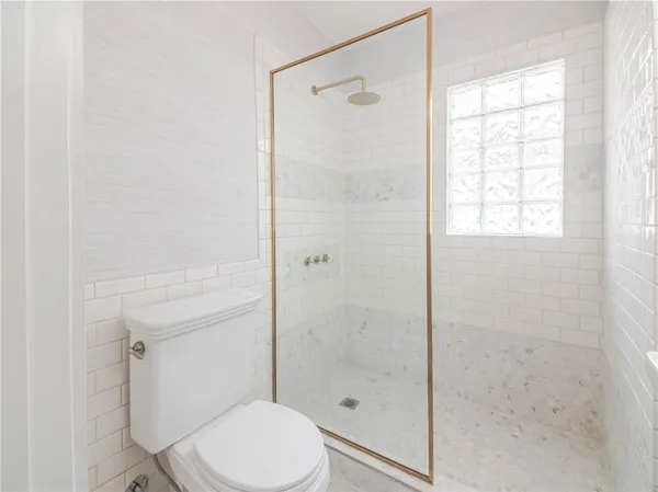 $429,950 | 700 East 43rd Street, Kansas City, MO 64110