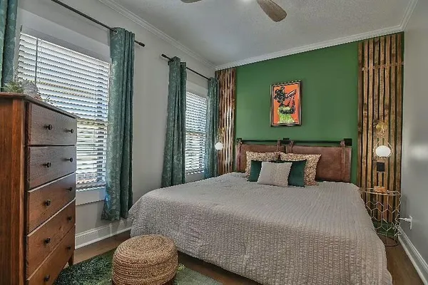 $429,950 | 700 East 43rd Street, Kansas City, MO 64110