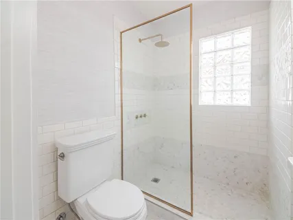 $450,000 | 700 East 43rd Street, Kansas City, MO 64110