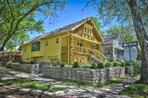 $450,000 | 700 East 43rd Street, Kansas City, MO 64110