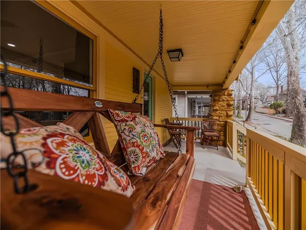 $429,950 | 700 East 43rd Street, Kansas City, MO 64110