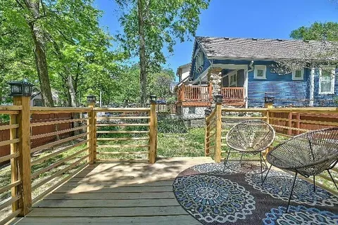 $450,000 | 700 East 43rd Street, Kansas City, MO 64110