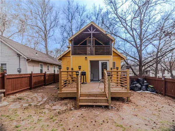 $429,950 | 700 East 43rd Street, Kansas City, MO 64110