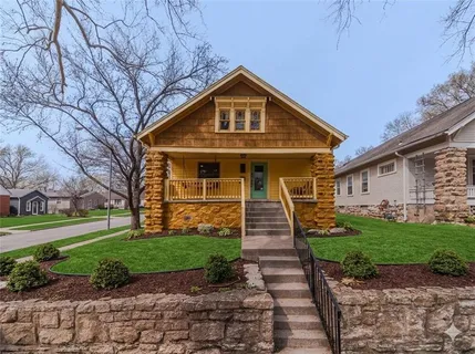 $450,000 | 700 East 43rd Street, Kansas City, MO 64110