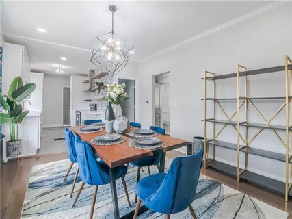 $429,950 | 700 East 43rd Street, Kansas City, MO 64110