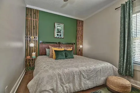 $429,950 | 700 East 43rd Street, Kansas City, MO 64110