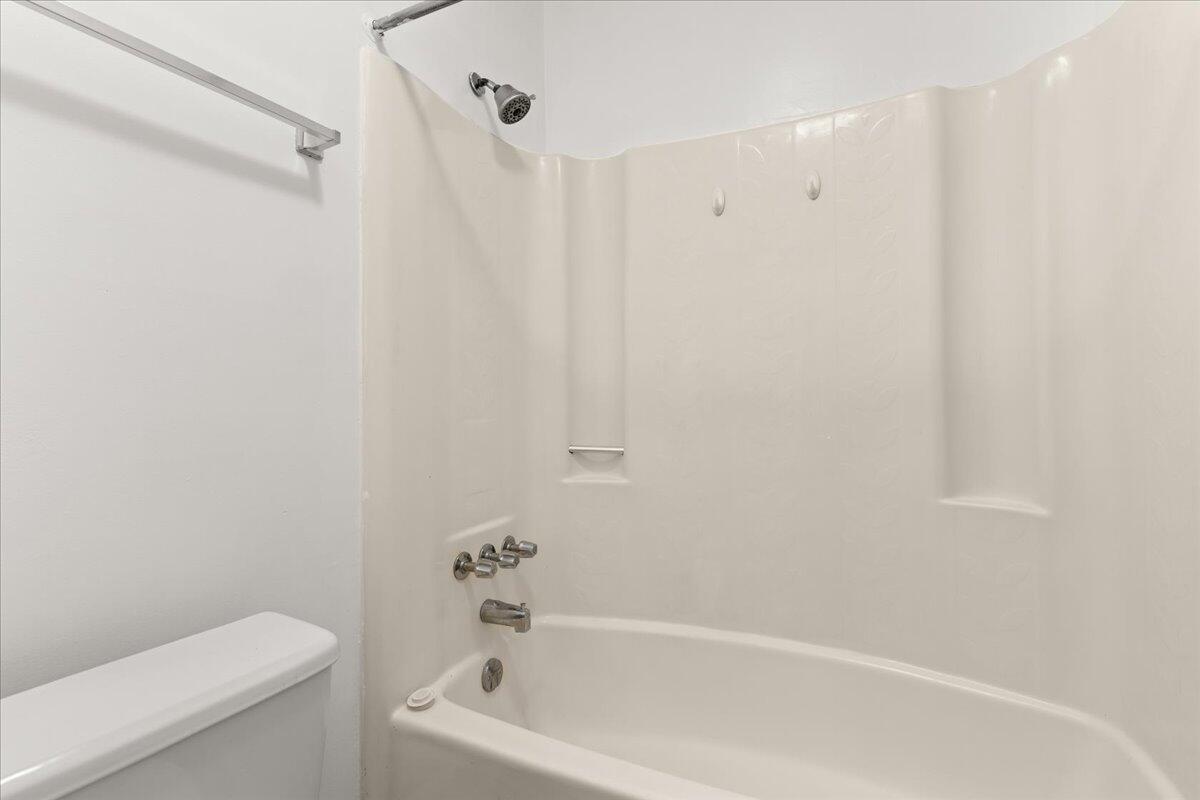 231 Pebble Creek Road Summerville, SC 29486 - Photo 17 of 23 18-Interior-11