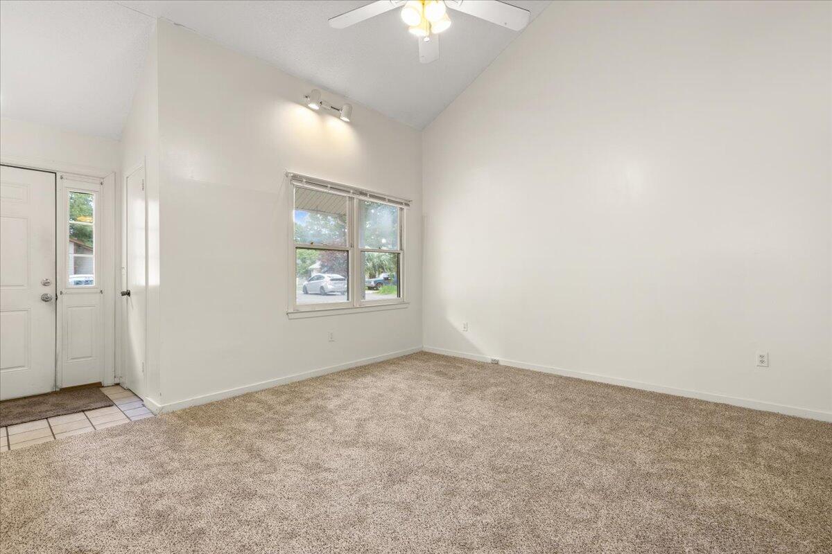 231 Pebble Creek Road Summerville, SC 29486 - Photo 5 of 23 19-Interior-12