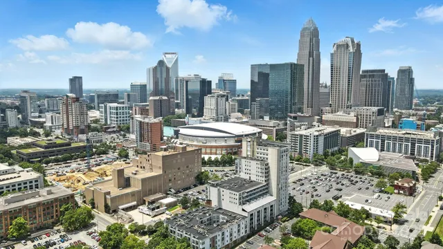 a view of entryway with shower