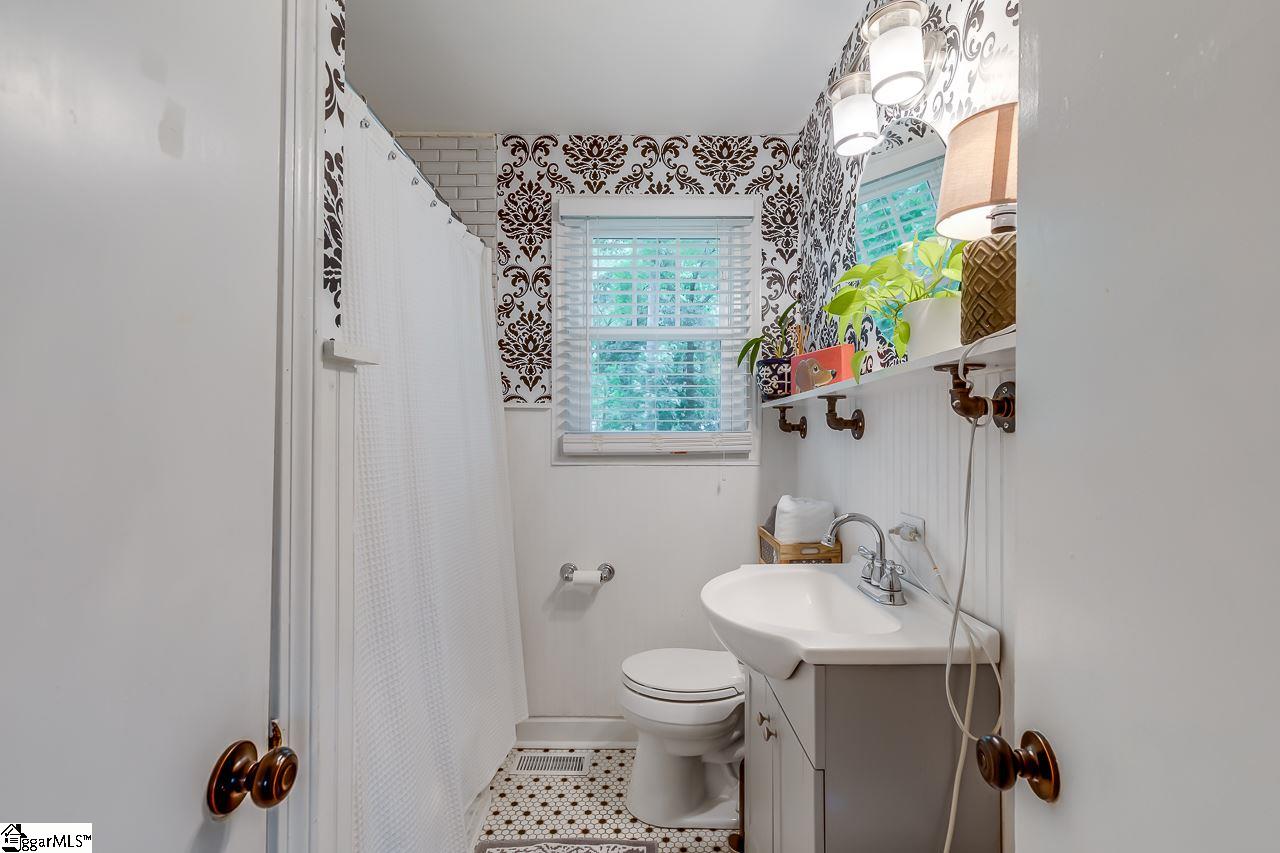 245 Old Grove Road Greenville, SC 29605 - Photo 7 of 24 Gallery Image 7
