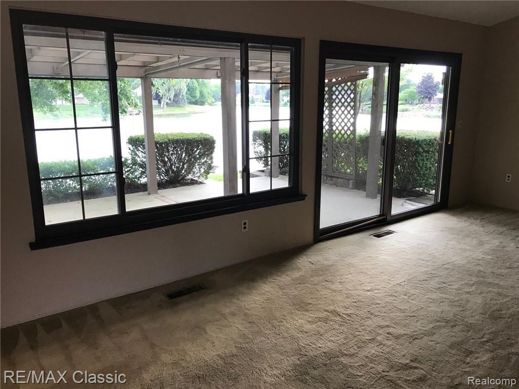 40645 Village Wood Road Novi, MI 48375 - Photo 14 of 31