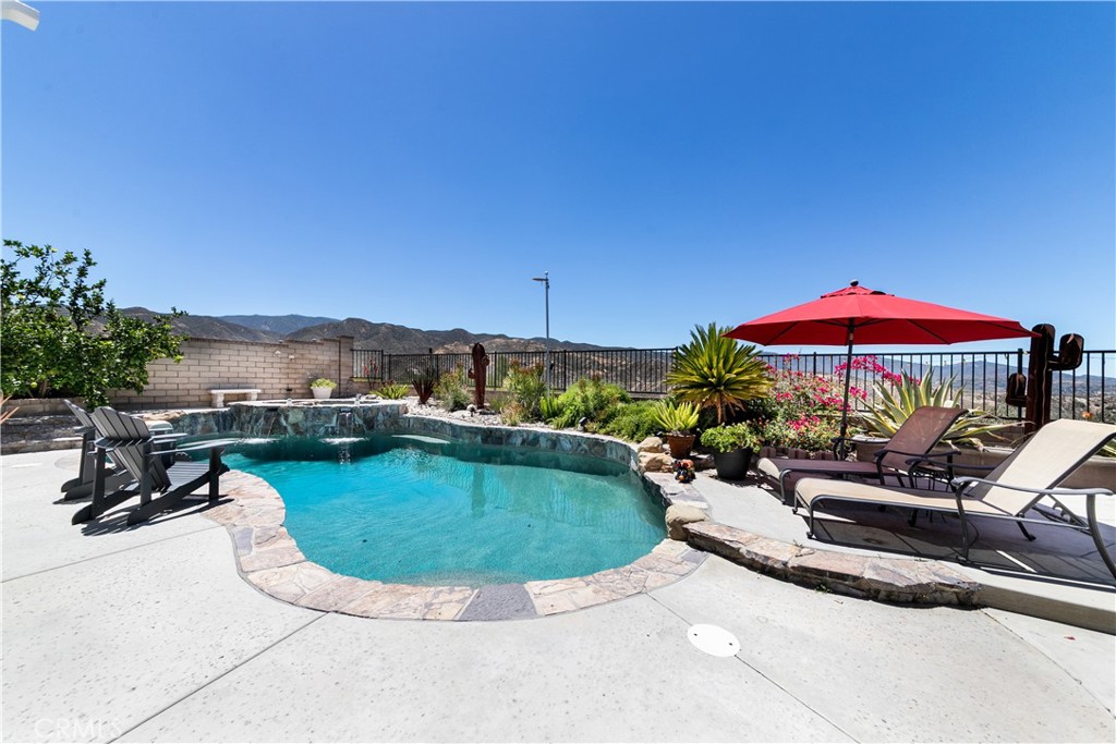 14266 Sequoia Road Canyon Country, CA 91387 - Photo 5 of 31 Gallery Image 5