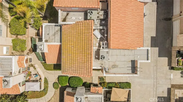 a view of a white building