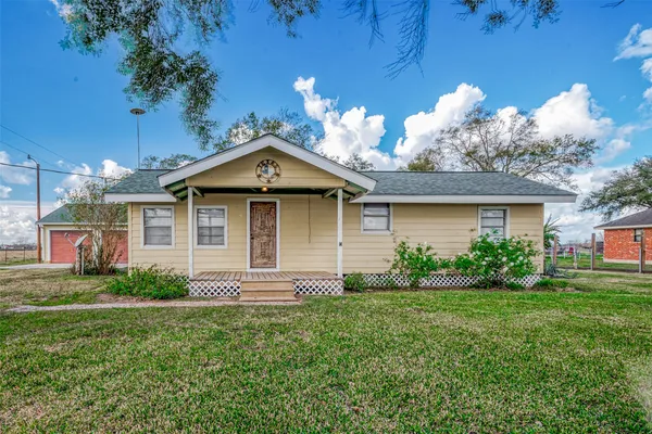 $1,500 | 15932 Farm To Market Road 442, Needville, TX 77461