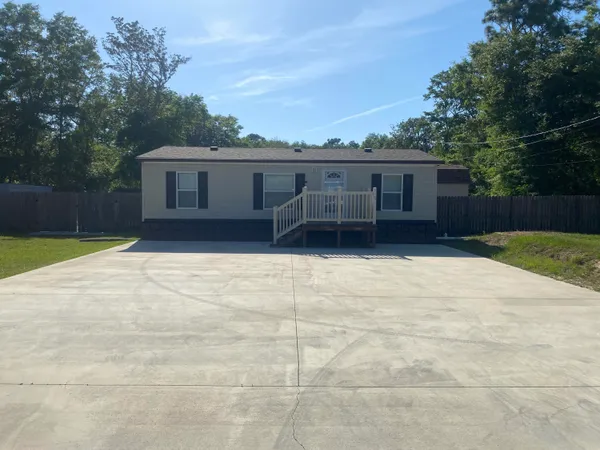 $1,400 | 3029 Crittenden Drive, Navarre, FL 32566