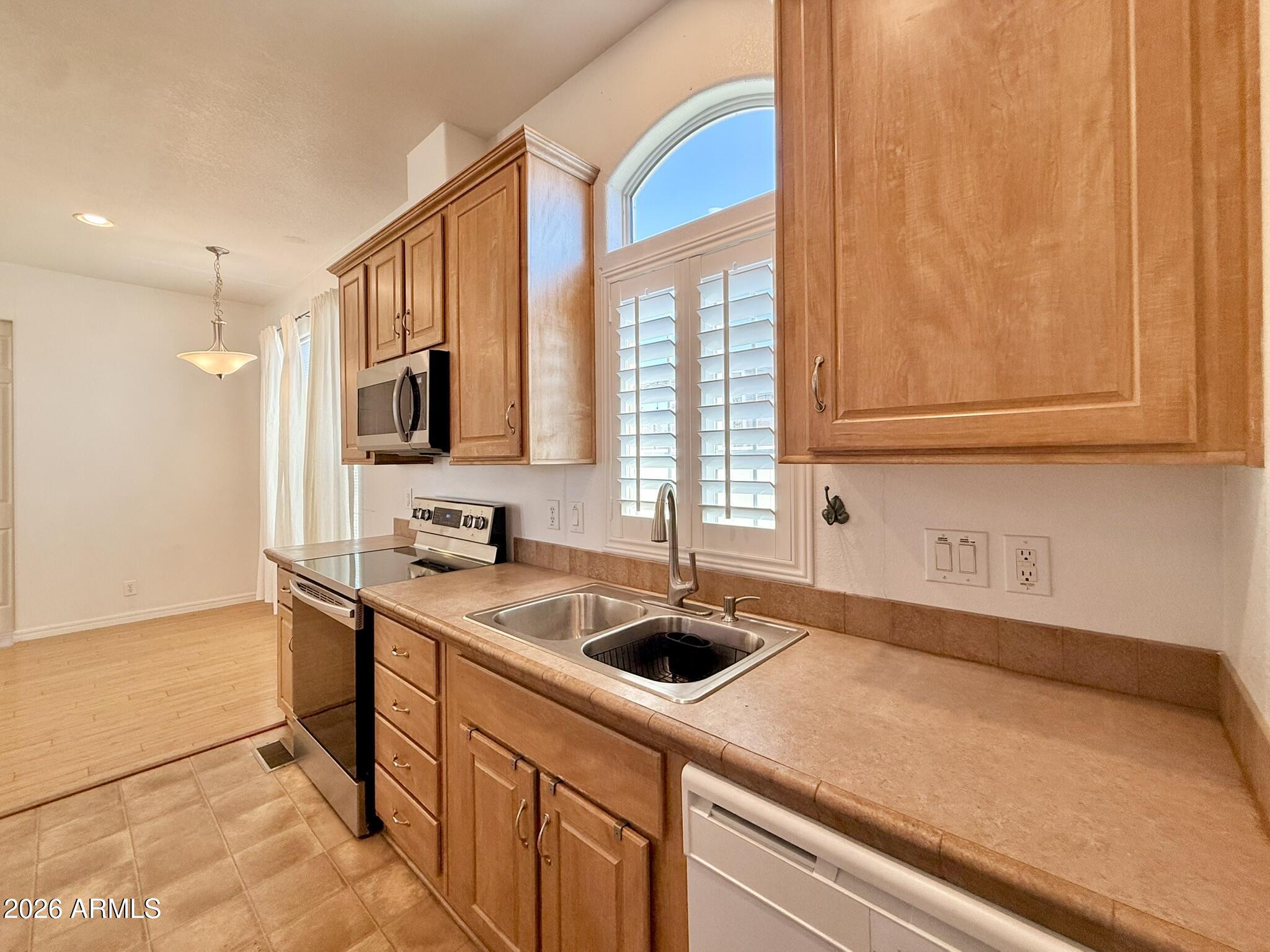 201 South Greenfield Road, Unit 58 Mesa, AZ 85206 - Photo 13 of 40 Kitchen