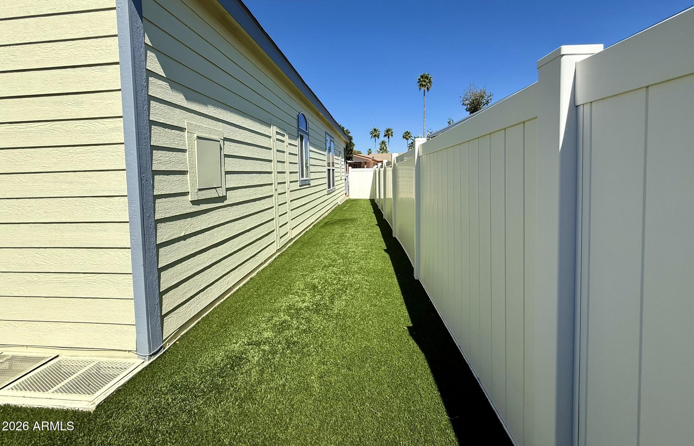 201 South Greenfield Road, Unit 58 Mesa, AZ 85206 - Photo 31 of 40 Side yard
