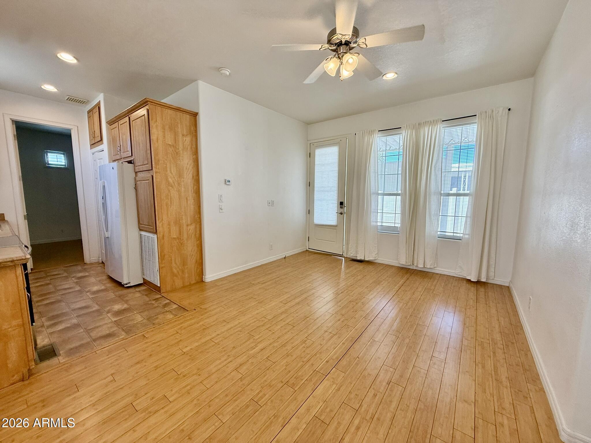 201 South Greenfield Road, Unit 58 Mesa, AZ 85206 - Photo 9 of 40 Living room