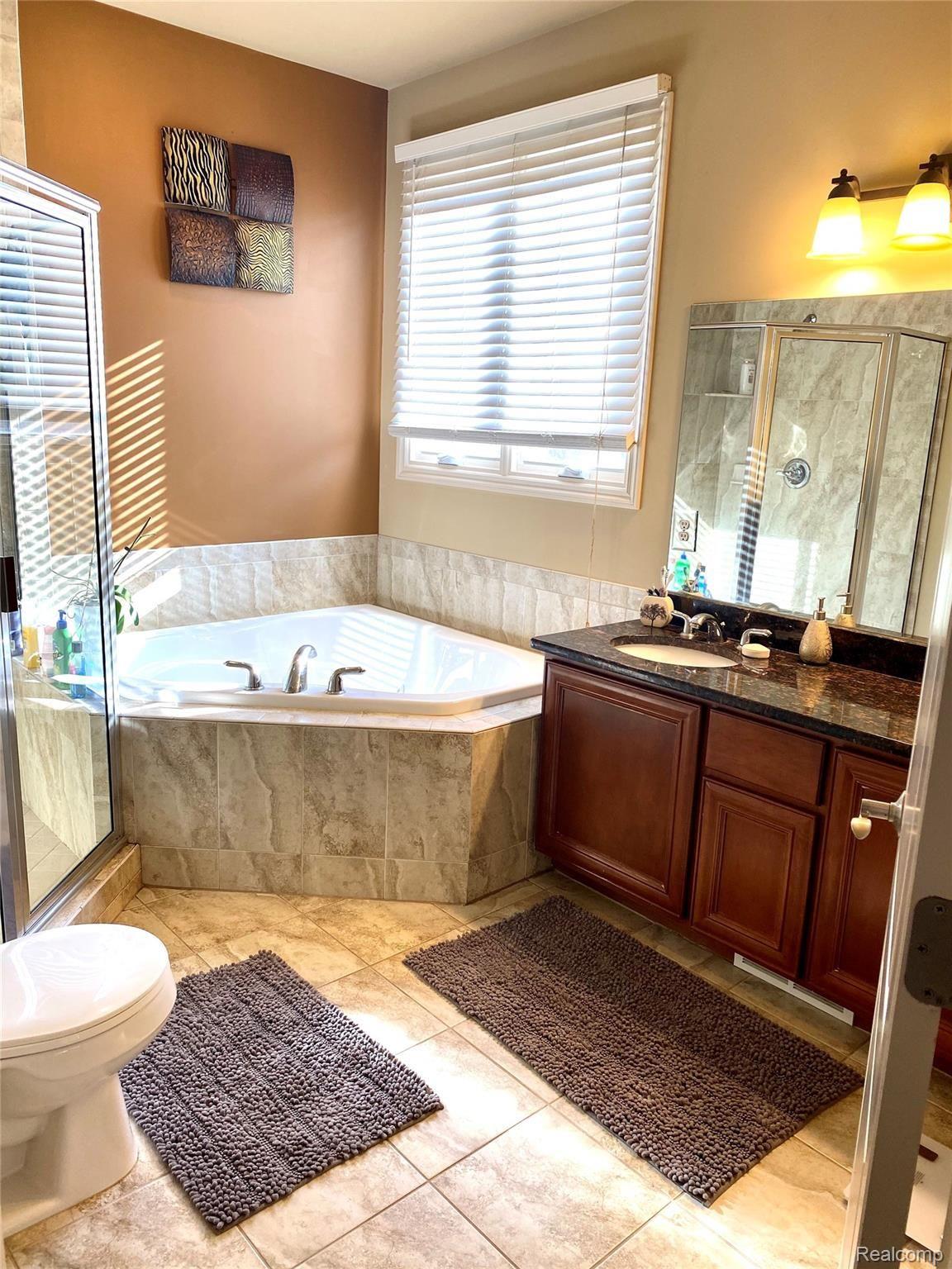 16400 Moore Park Road Macomb, MI 48044 - Photo 23 of 45 IMG_1049.JPG